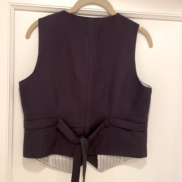 Alex Mill Kam Vest in Almost Black - Picture 7 of 7